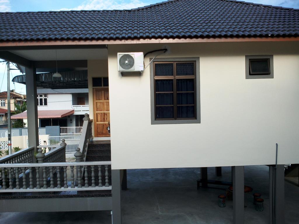 Willa Teratak Tok Wan 1 And 2 Kota Bharu Zewnętrze zdjęcie